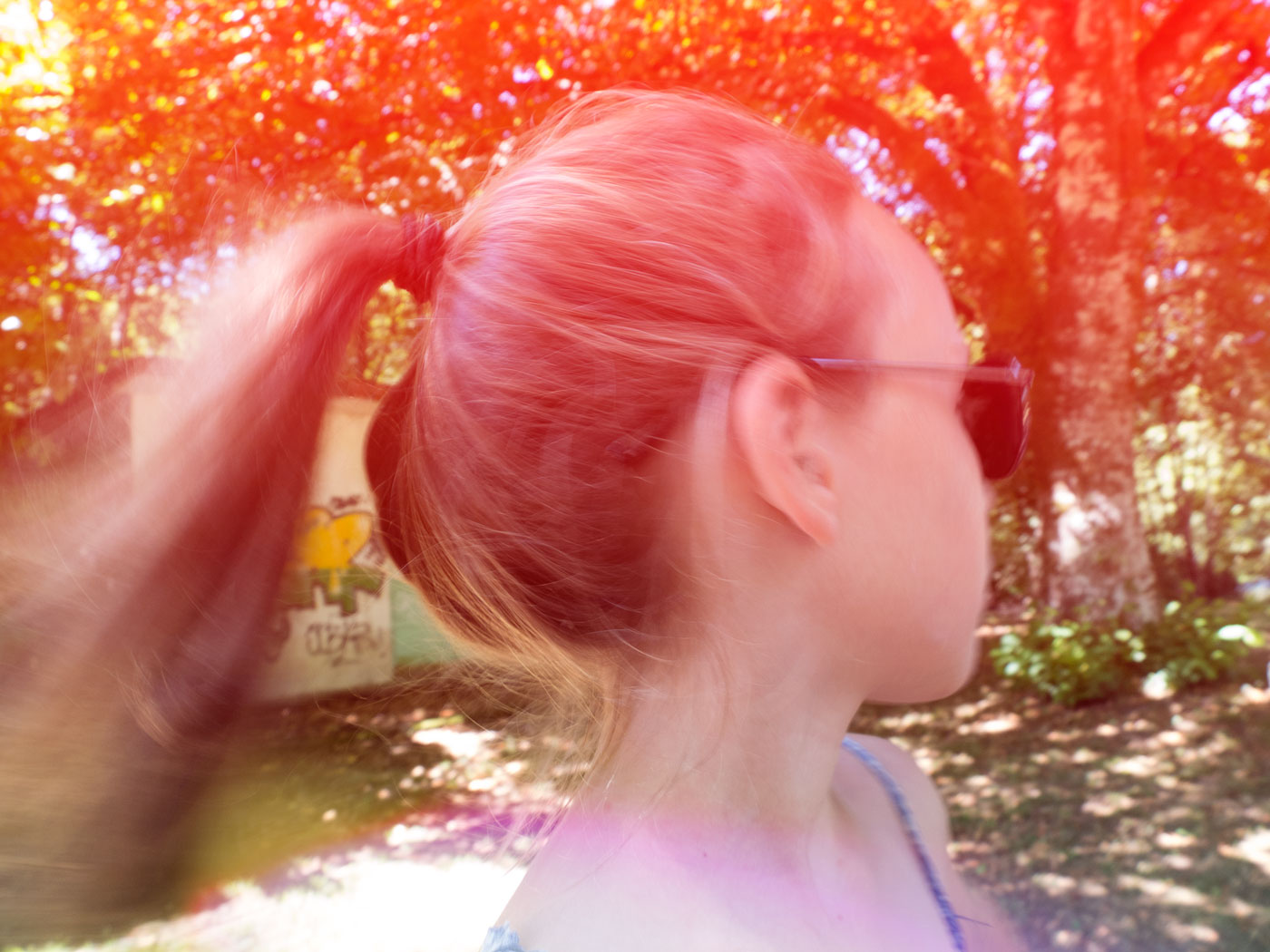 Summer-06_girl_hair_sunglasses